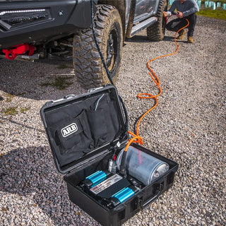 Compresseur double ARB 12/24V malette 174L/min avec reserve sur Xperts4x4 Accessoires 4x4 Off-Road