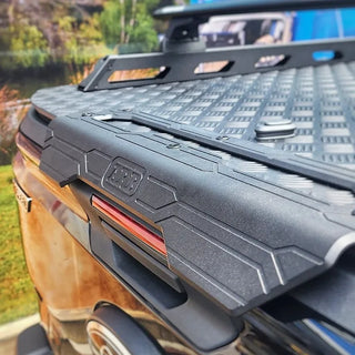 Hardlid ARB Couvre-Benne Aluminium Isuzu Dmax 2020+ Double Cab sur Xperts4x4 Accessoires 4x4 Off-Road