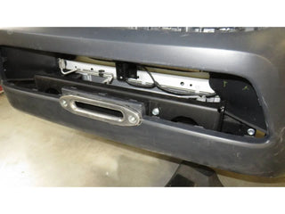 Platine de Treuil Toyota Hilux 2021 a Present sur Pare-choc d'Origine sur Xperts4x4 Accessoires 4x4 Off-Road