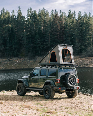 Tente de toit LT-50 Lightweight Alu-Cab Aluminium sur Xperts4x4 Accessoires 4x4 Off-Road