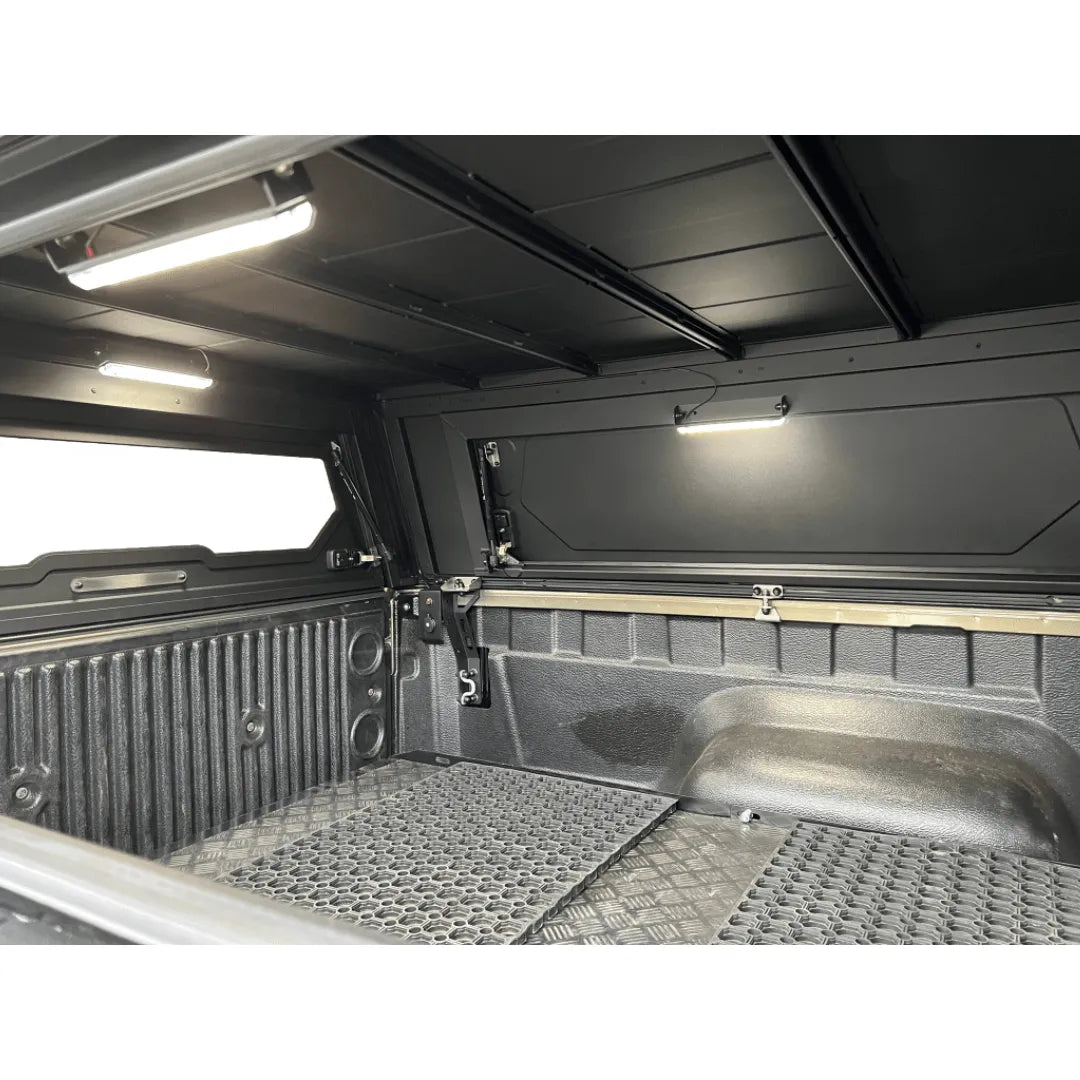 Hardtop Alu-Cab Contour Volkswagen Amarok 2023+ Double Cab sur Xperts4x4 Accessoires 4x4 Off-Road