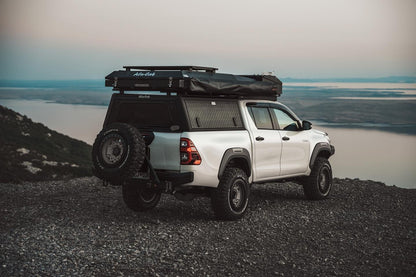 Hardtop Alu-Cab Explorer 3 Toyota Hilux 2016 à Présent sur Xperts4x4 Accessoires 4x4 Off-Road
