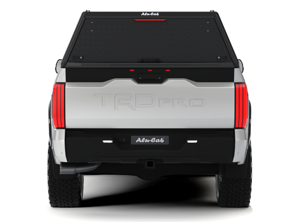 Hardtop Alu-Cab "Guard" en aluminium pour Toyota Tundra 2022+ avec texture, robuste et adapté au chargement.