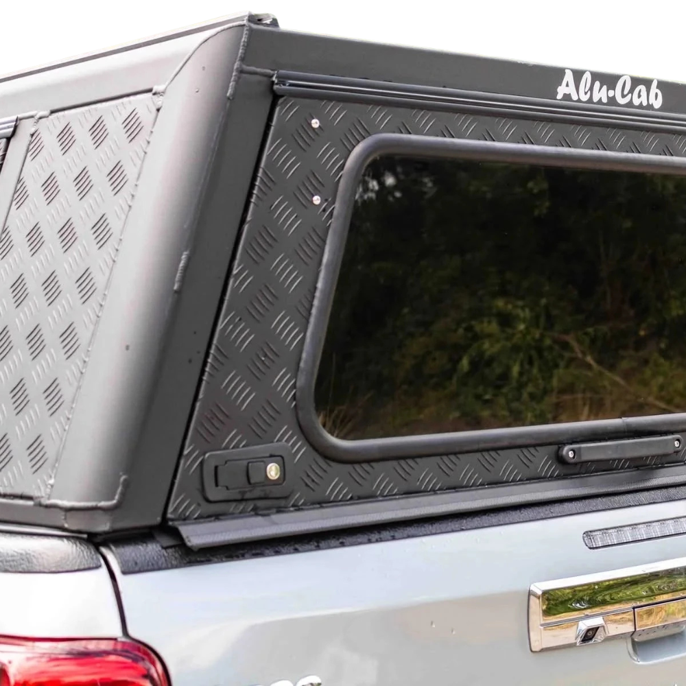 Hardtop en aluminium Alu-Cab Explorer 3 pour Nissan Navara NP300 D23 2016+, coque robuste pour véhicule utilitaire.