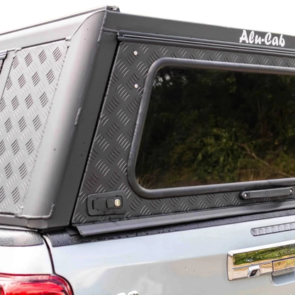 Hardtop en aluminium Alu-Cab Explorer 3 pour Nissan Navara NP300 D23 2016+, coque robuste pour véhicule utilitaire.