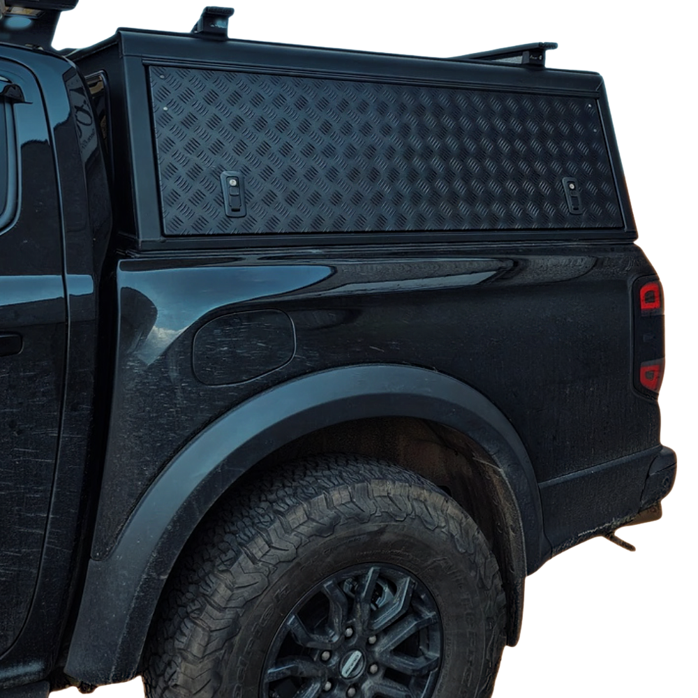 Hardtop en aluminium Alu-Cab Explorer 3 pour Nissan Navara NP300 D23 2016+, robuste et adapté à la carrosserie.
