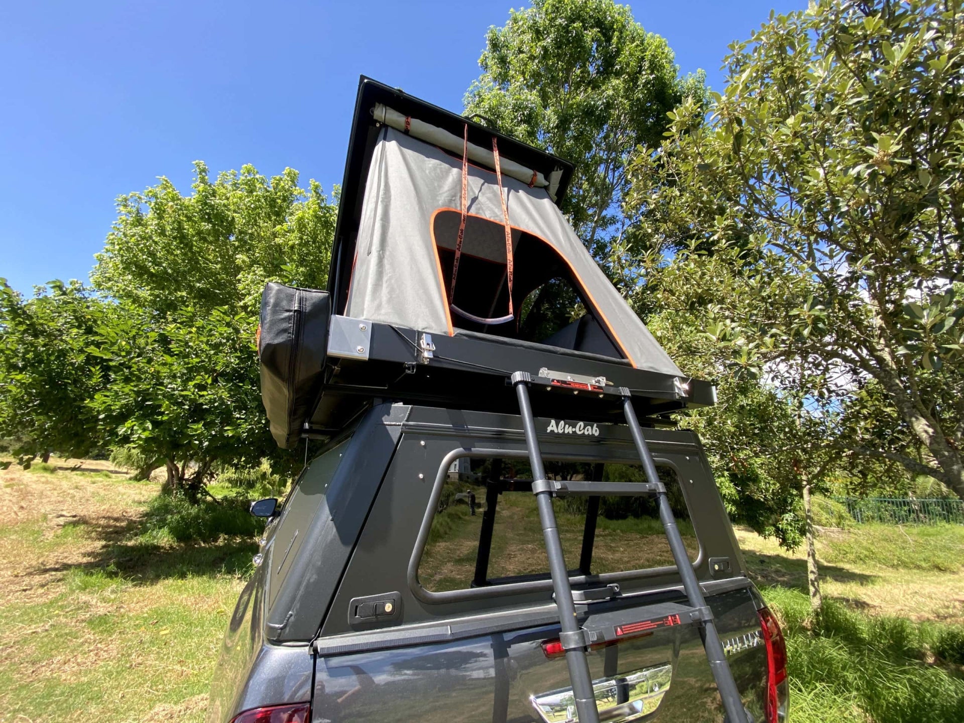 alu cab dachzelt expedition 3 Support Auvent 270° & 180° sur Tente de toit Alu-Cab Expédition Gen 3