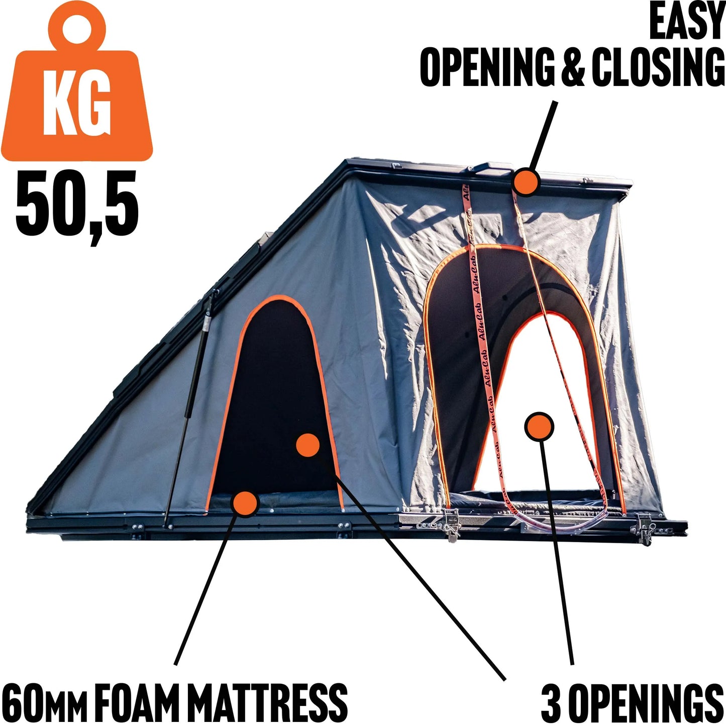 Tente de toit Alu-Cab LT-50 légère en aluminium, déployée sur un véhicule, avec fenêtre et matelas visibles.