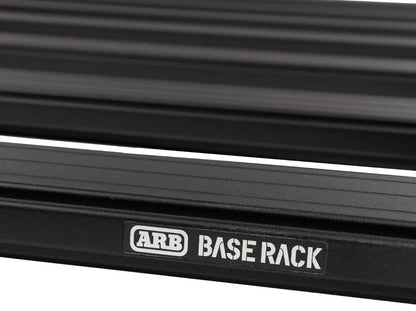 Plateforme de toit ARB Baserack en aluminium, mesure 1255 x 1445 mm, pour galerie de toit robuste et légère.