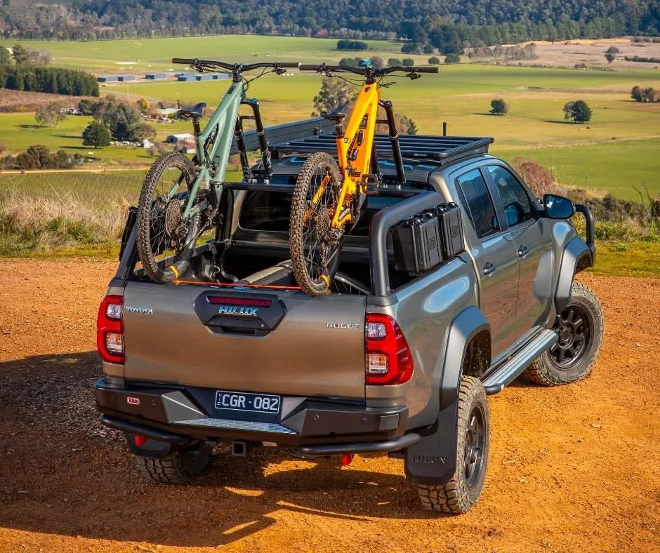 Support de benne ARB et galerie de toit Baserack pour Toyota Hilux Revo 2016+ cabine double, montage robuste.