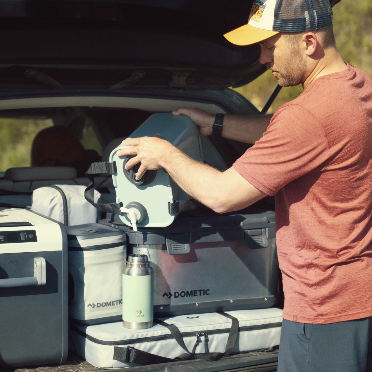 Réservoir d’Eau DOMETIC GO 11L avec Robinet - Glacier sur Xperts4x4 Accessoires 4x4 Off-Road