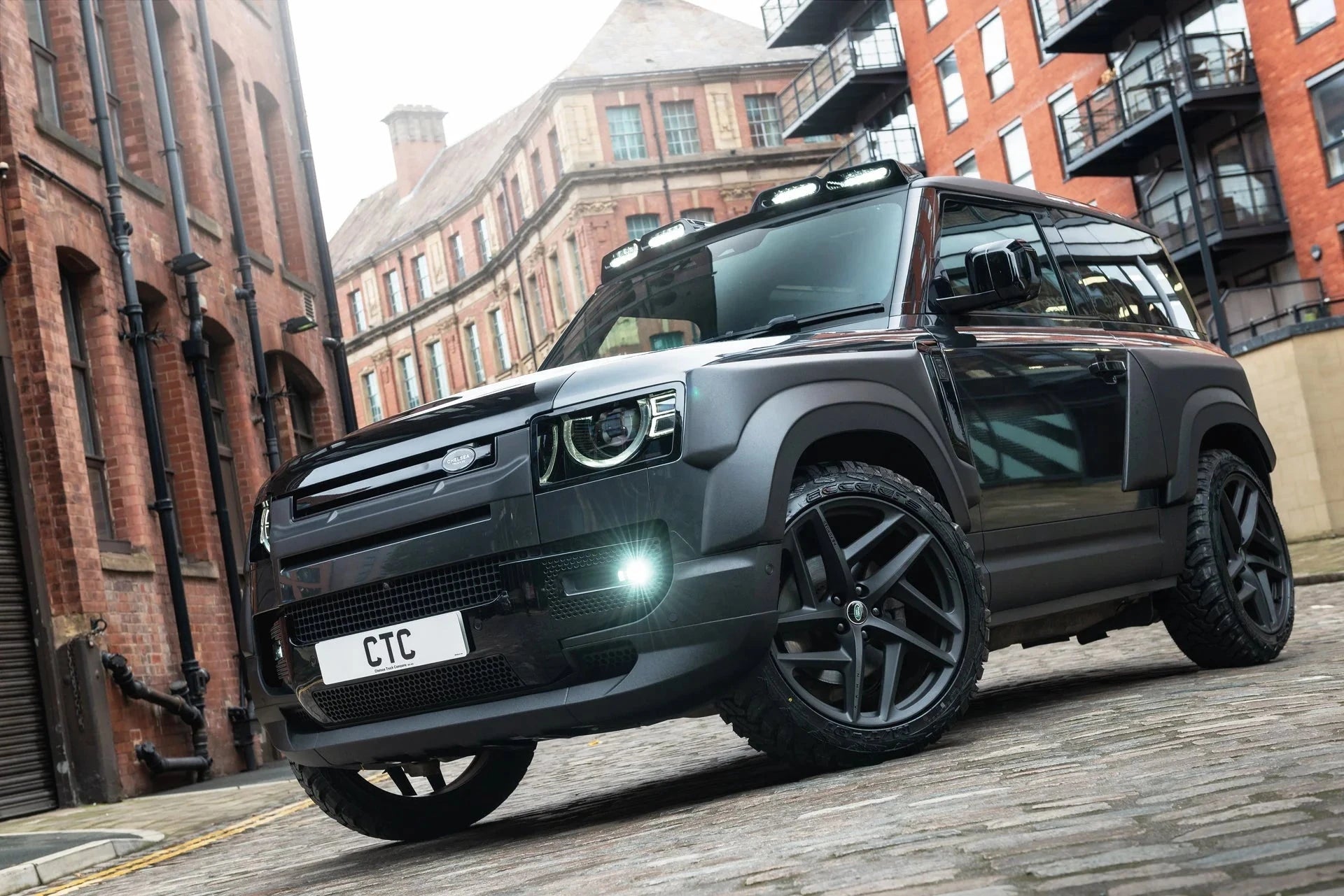 Kit Wide Track KAHN Defender 90 (2020+) - Look Off-Road & Premium sur Xperts4x4 Accessoires 4x4 Off-Road