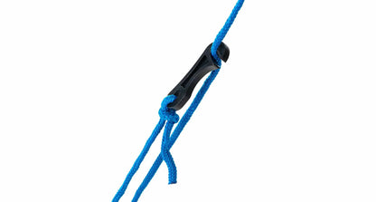 Auvent circulaire 270° Batwing Compact 2m de RHINO-RACK, version droite avec fixations STOW IT, installé sur un véhicule.