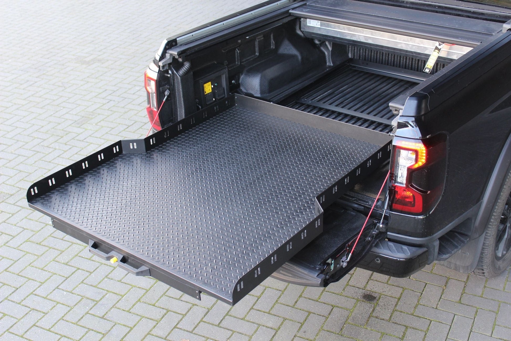 Plateau Coulissant RUUUD Isuzu D-Max 2020+ Space-Cab | Installation Sans Perçage sur Xperts4x4 Accessoires 4x4 Off-Road