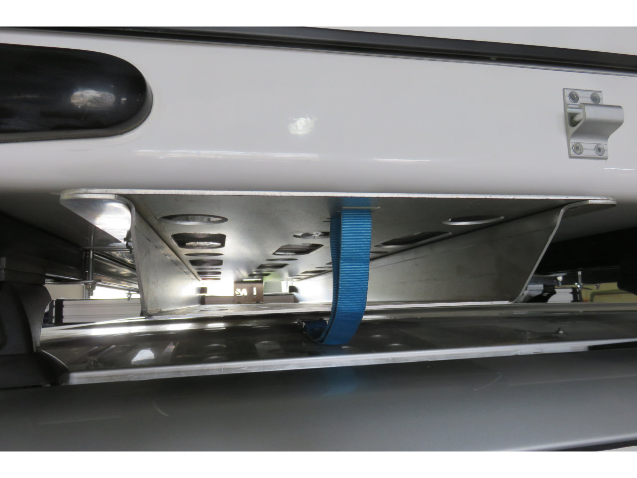 Support d'échelle sous tente James Baroud N4-Offroad sur Xperts4x4 Accessoires 4x4 Off-Road