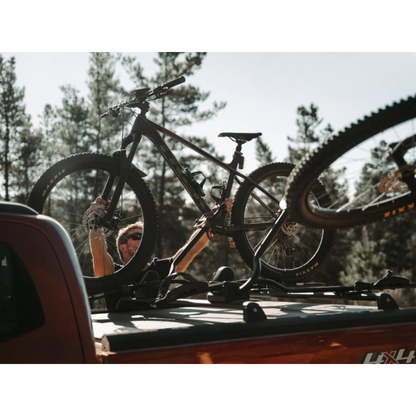 Couvre Benne Manuel Mountain Top EVOm – Toyota Hilux Revo 2016+ Double Cab sur Xperts4x4 Accessoires 4x4 Off-Road