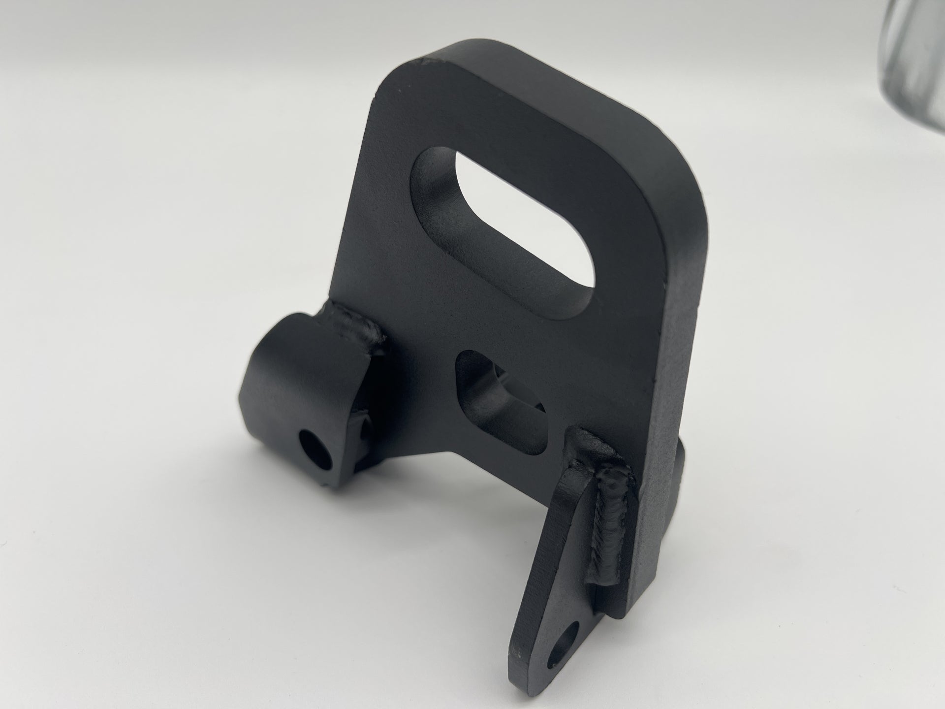 Anneau de remorquage Avant pour Mercedes Sprinter W906 W907 N4-Offroad sur Xperts4x4 Accessoires 4x4 Off-Road