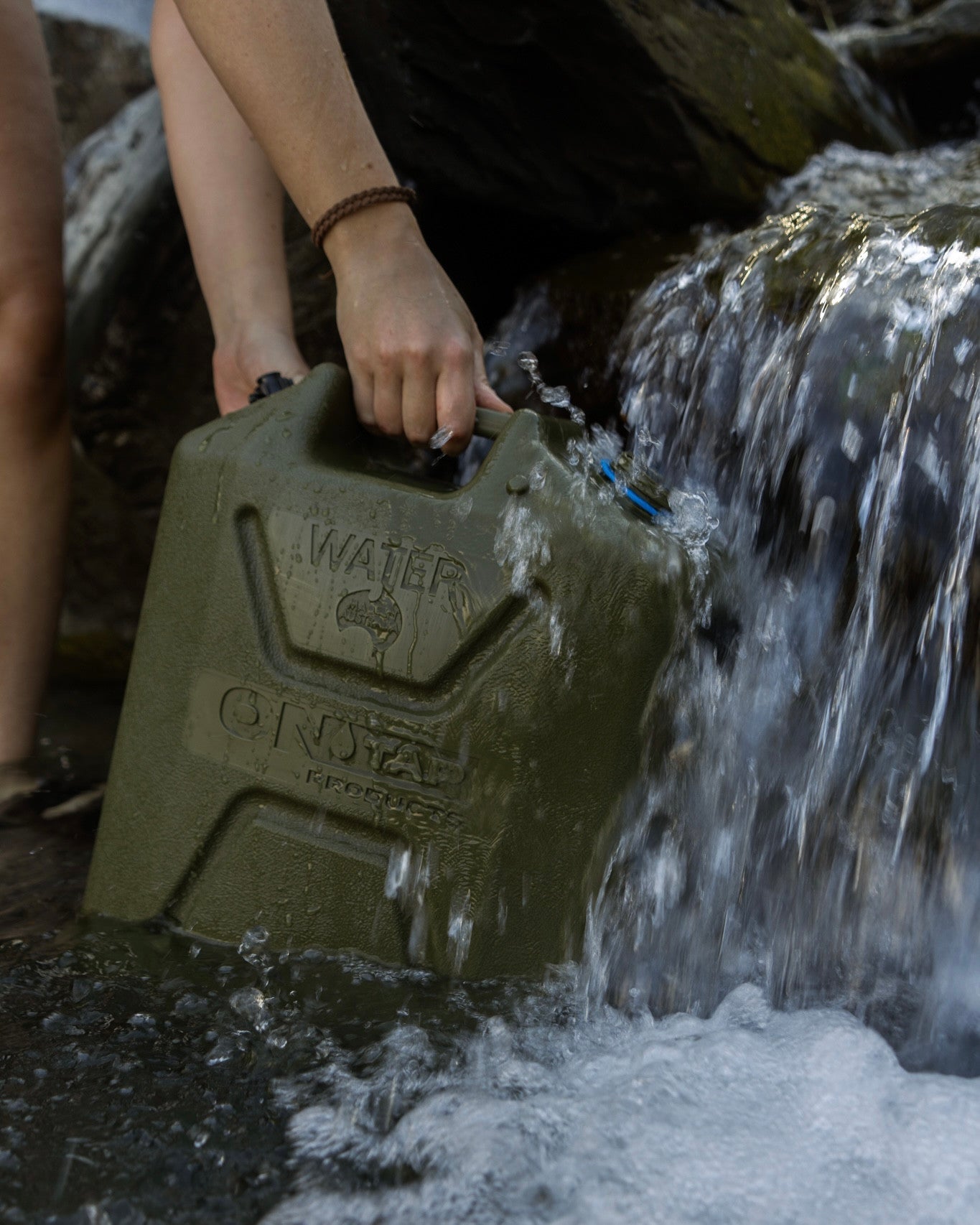 ONTAP Douche Portable - Black Edition by ARB4x4 sur Xperts4x4 Accessoires 4x4 Off-Road