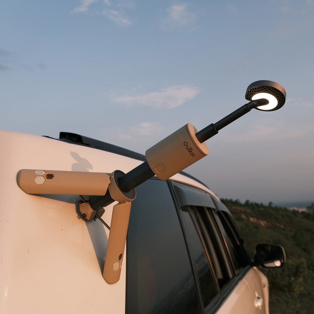 OuTask Lampe Télescopique LED Outdoor 720° - Noire sur Xperts4x4 Accessoires 4x4 Off-Road