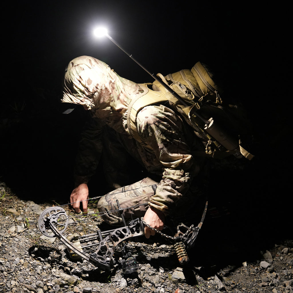 OuTask Lampe Télescopique LED Outdoor 720° - Noire sur Xperts4x4 Accessoires 4x4 Off-Road