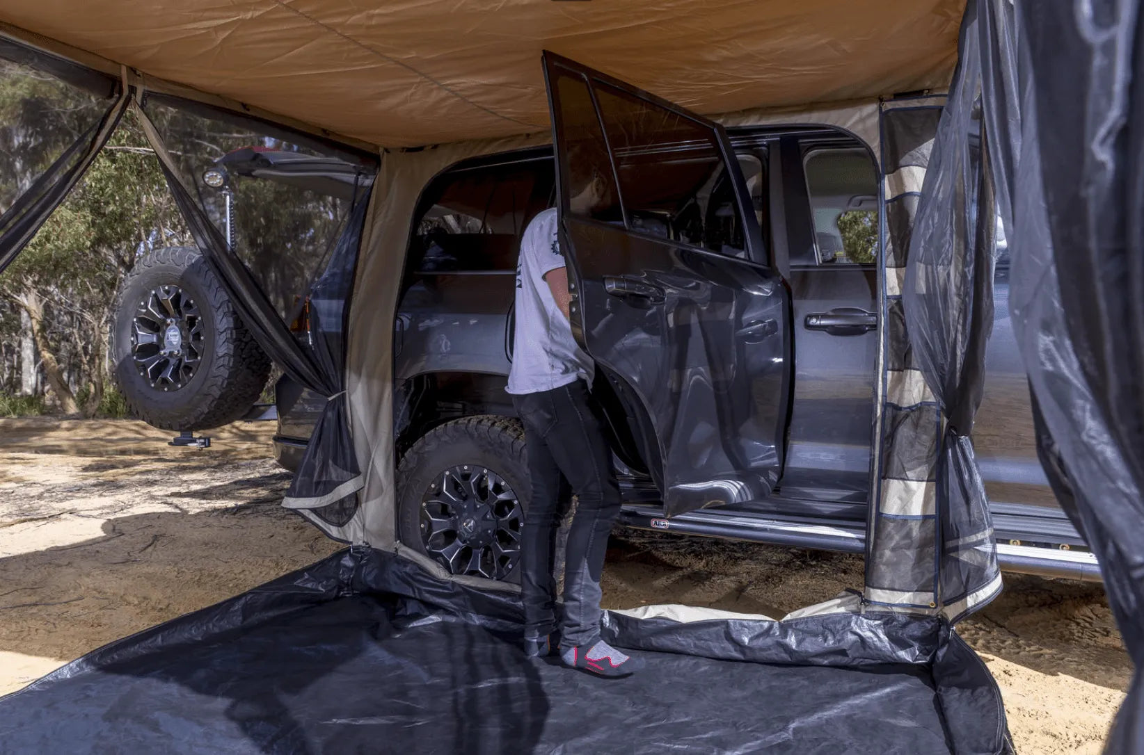 Chambre ARB avec Tapis de Sol | Auvent Touring (uniquement) sur Xperts4x4 Accessoires 4x4 Off-Road