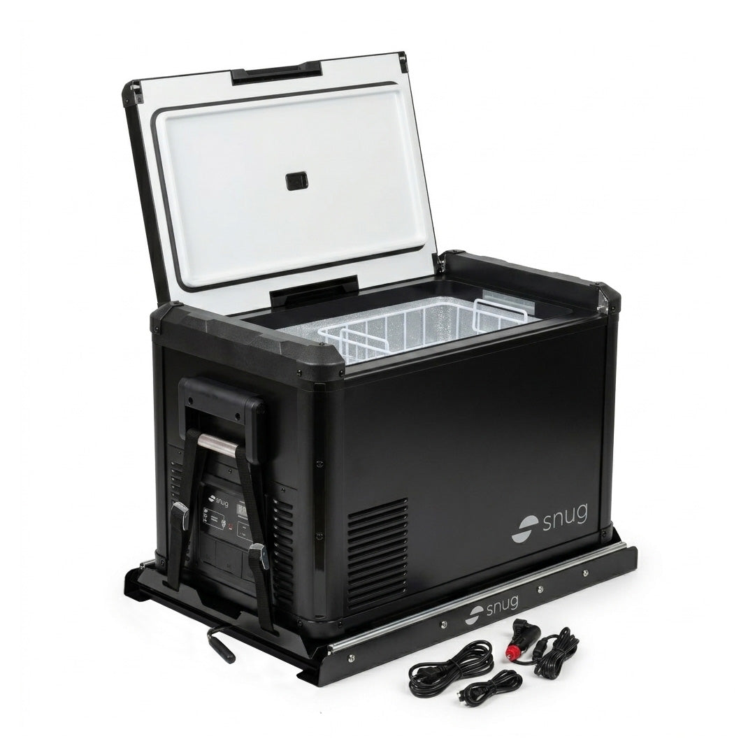 Plateau coulissant pour frigo SNUG 45L en aluminium, robuste et durable, conçu pour accessoires de réfrigération de camping ou voiture.
