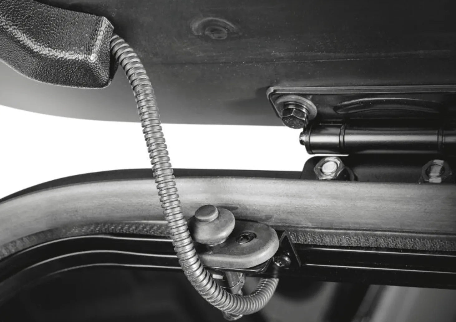 Hardtop Aeroklas Fenêtres Battantes | Isuzu D-Max 2025+ Double Cab sur Xperts4x4 Accessoires 4x4 Off-Road