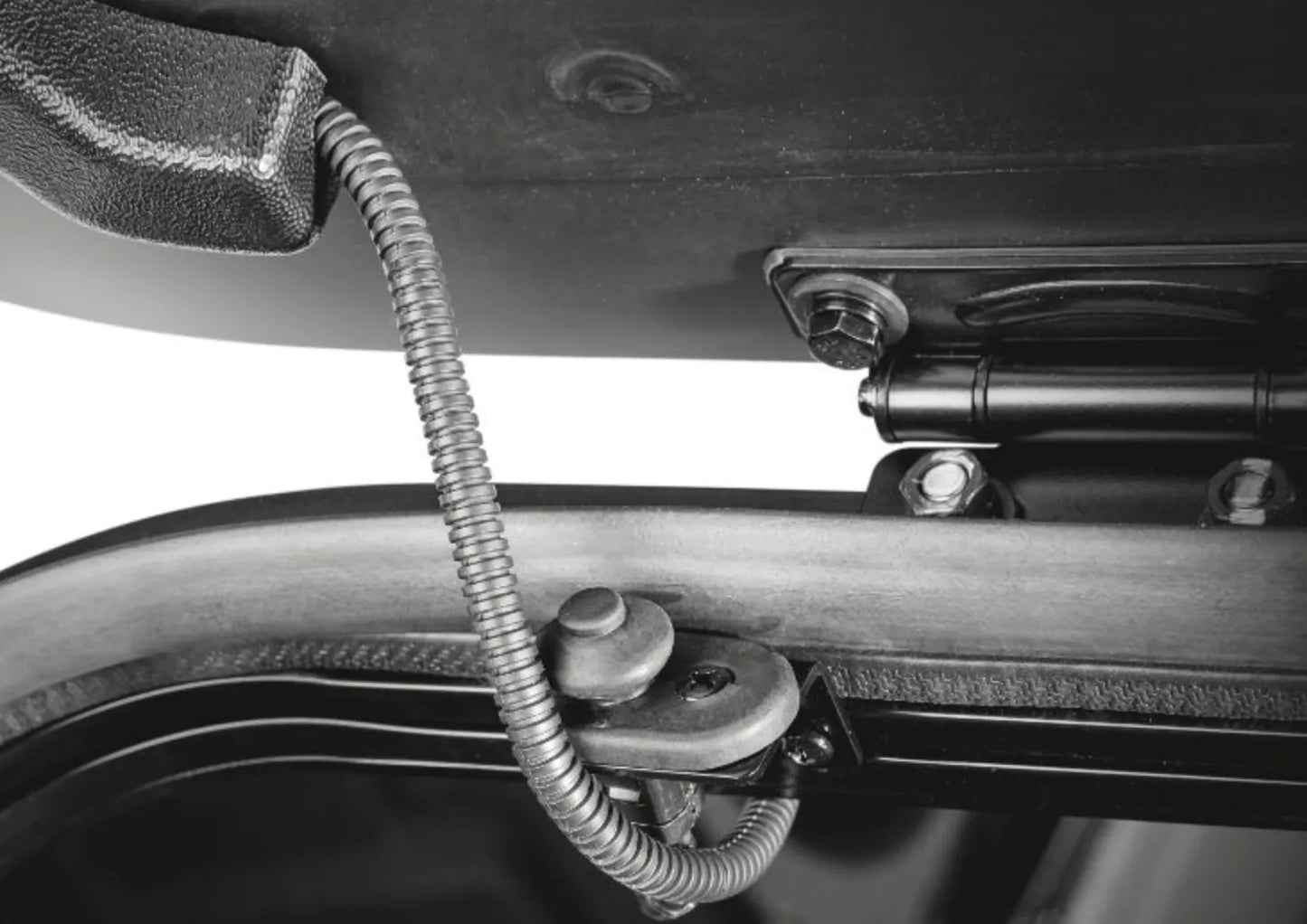 Hardtop Aeroklas Fenêtres Battantes | Isuzu D-Max 2025+ Space-Cab sur Xperts4x4 Accessoires 4x4 Off-Road