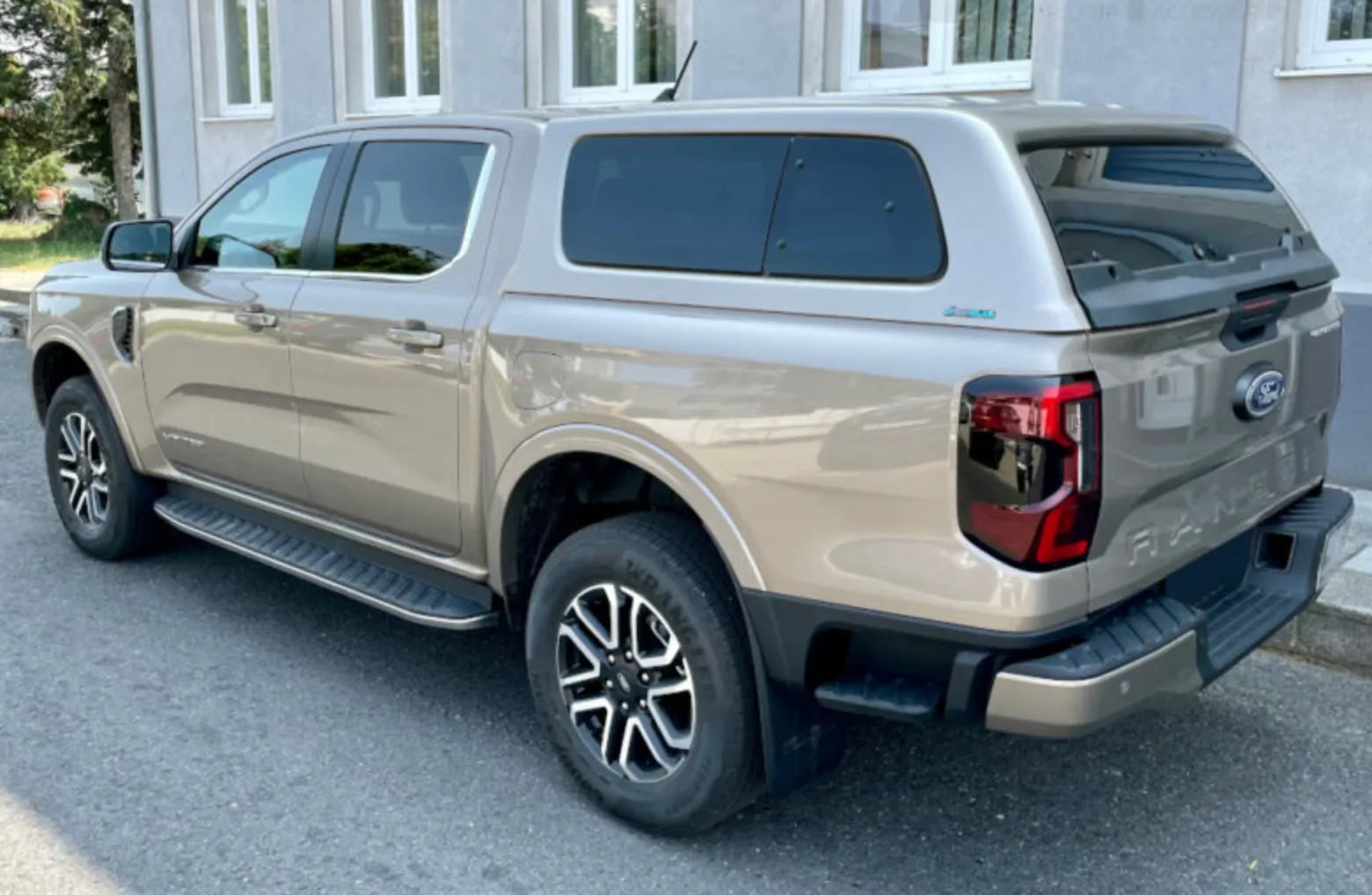 Hardtop Aeroklas Ford Ranger/Raptor 2023+ NEXT GEN | Double Cab sur Xperts4x4 Accessoires 4x4 Off-Road