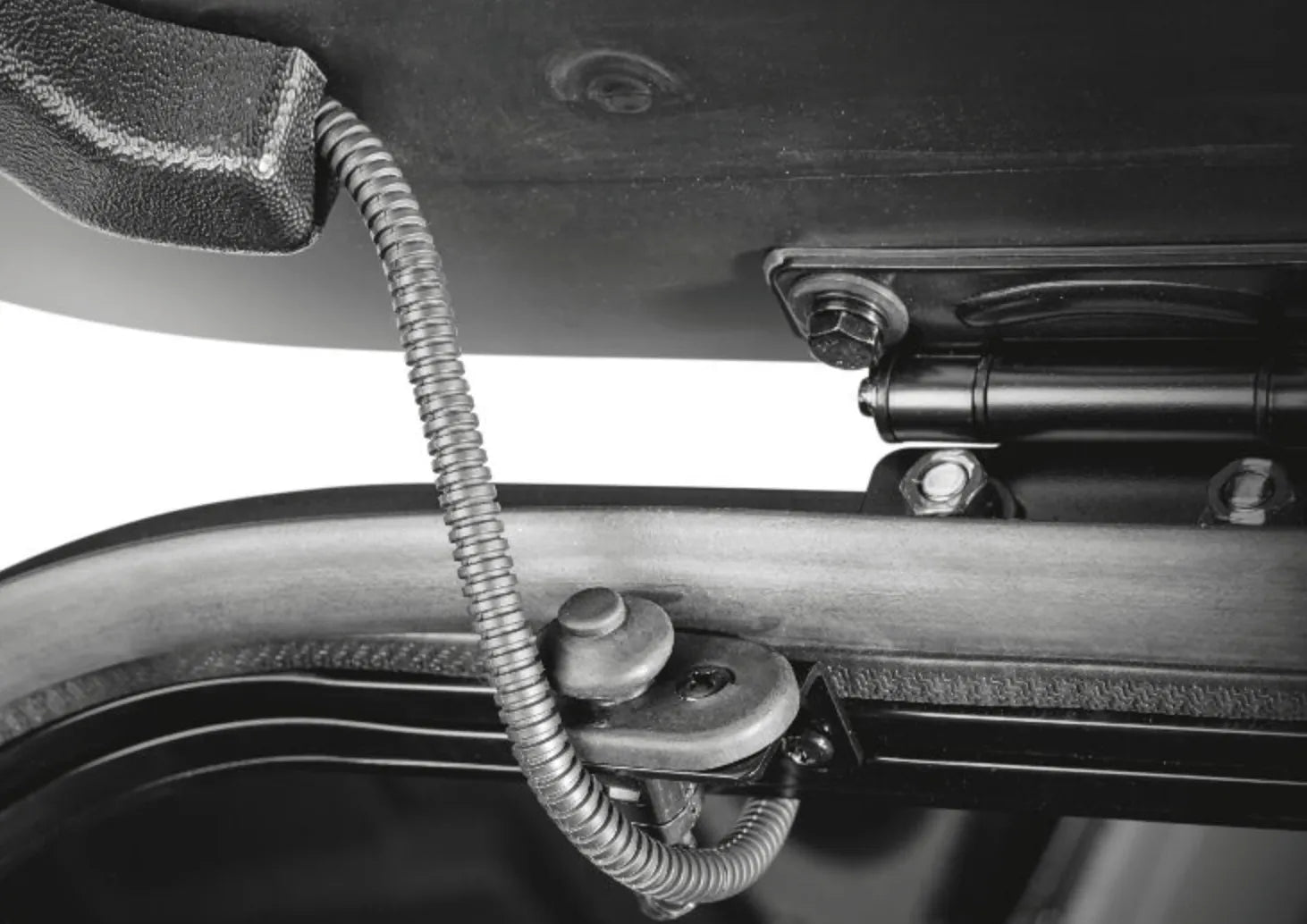 Hardtop Aeroklas Primer | Isuzu Dmax 2012-2020 Double Cab sur Xperts4x4 Accessoires 4x4 Off-Road