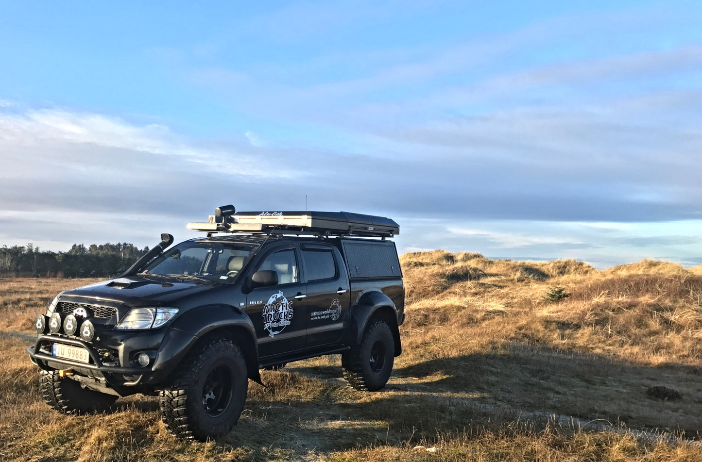Hardtop Alu-Cab Adventure Toyota Hilux Vigo 2005-2015 sur Xperts4x4 Accessoires 4x4 Off-Road
