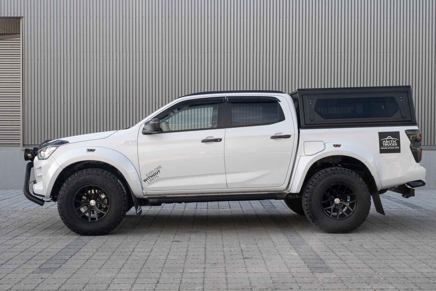 Hardtop Alu-Cab Contour Isuzu D-Max 2020 à Présent Double Cab sur Xperts4x4 Accessoires 4x4 Off-Road
