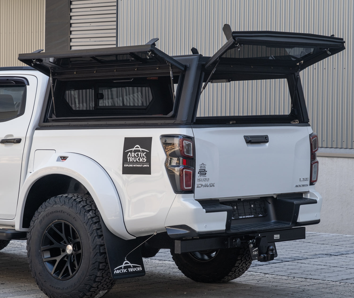 Hardtop Alu-Cab Contour Isuzu D-Max 2020 à Présent Double Cab sur Xperts4x4 Accessoires 4x4 Off-Road