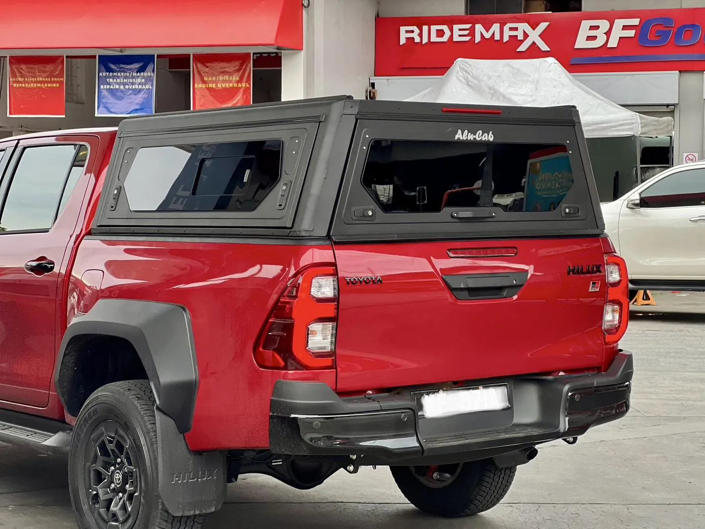Hardtop Alu-Cab Contour Toyota Hilux 2016 à Présent sur Xperts4x4 Accessoires 4x4 Off-Road