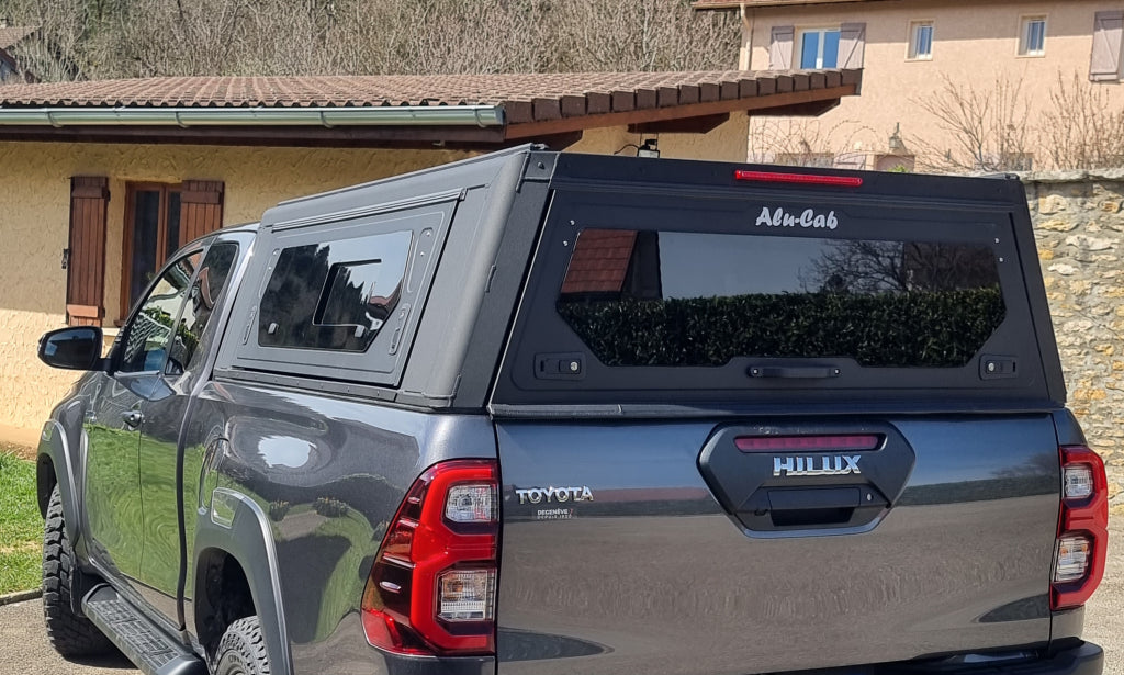 Hardtop Alu-Cab Contour Toyota Hilux 2016 à Présent sur Xperts4x4 Accessoires 4x4 Off-Road