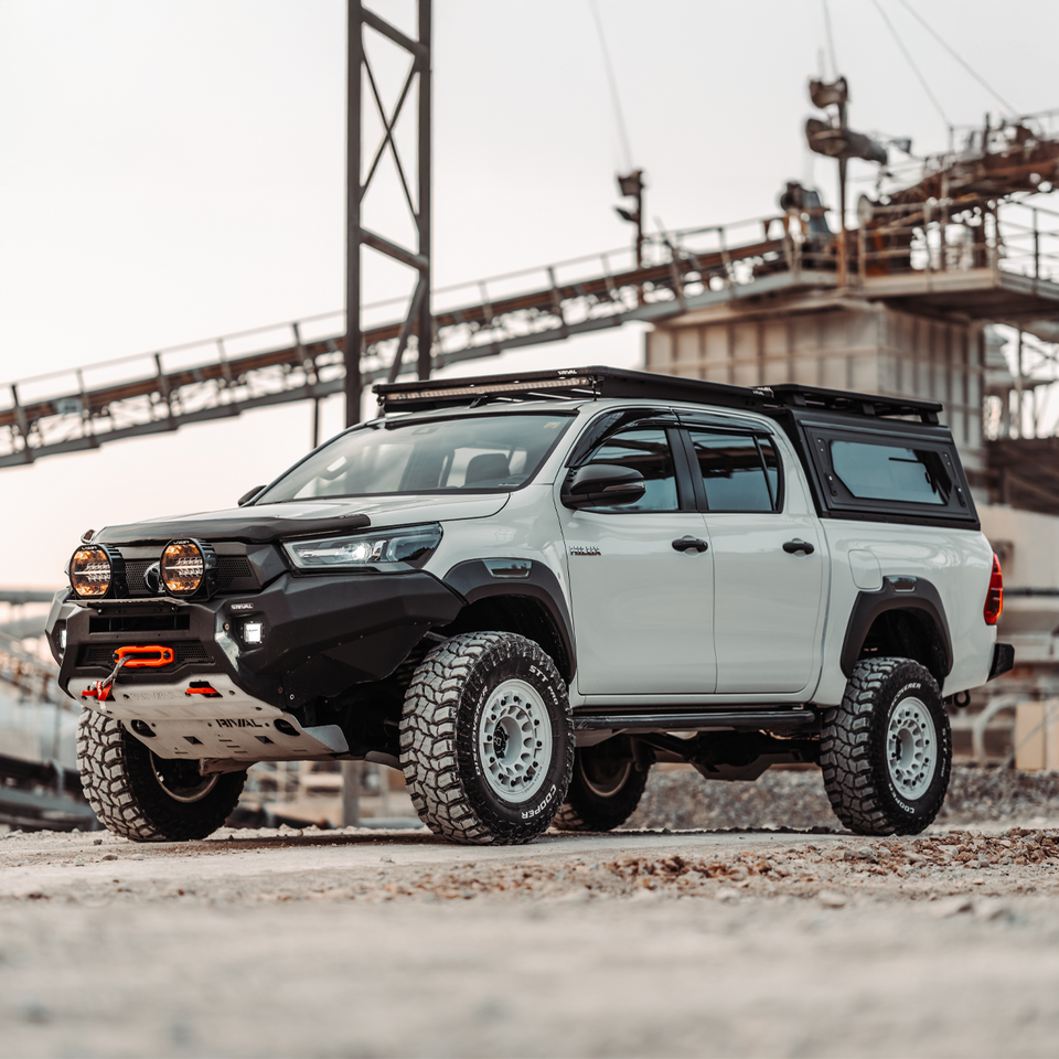 Hardtop Alu-Cab Contour Toyota Hilux 2016 à Présent sur Xperts4x4 Accessoires 4x4 Off-Road