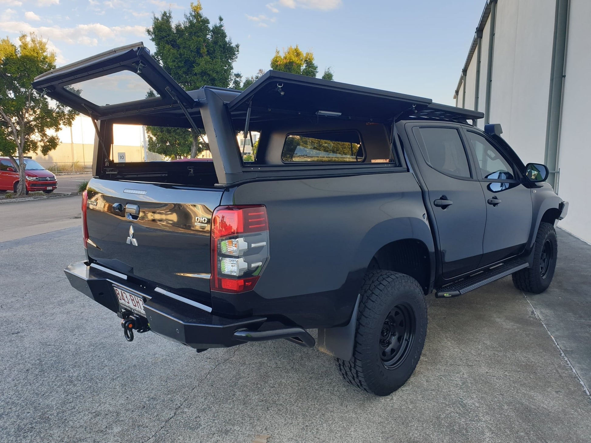 Hardtop Alu-Cab Explorer 3 Mitsubishi L200 2016+ sur Xperts4x4 Accessoires 4x4 Off-Road