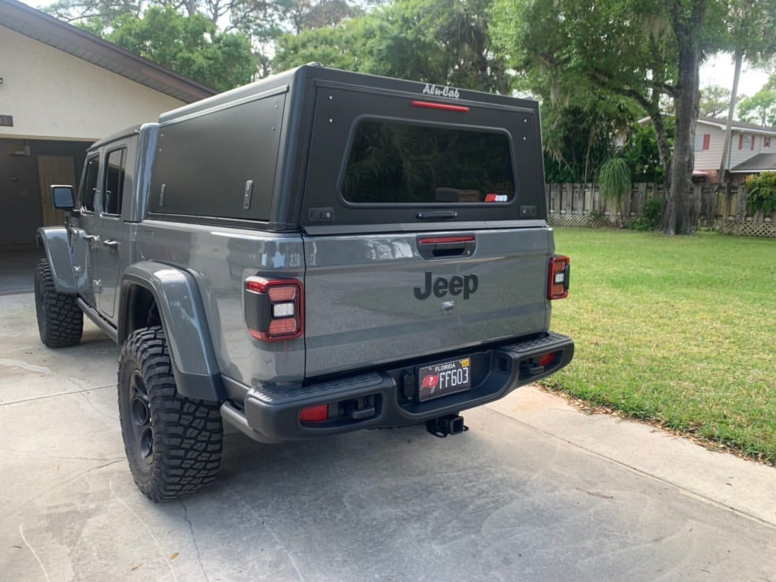 Hardtop Alu-Cab Explorer 3 pour Jeep Gladiator JT sur Xperts4x4 Accessoires 4x4 Off-Road
