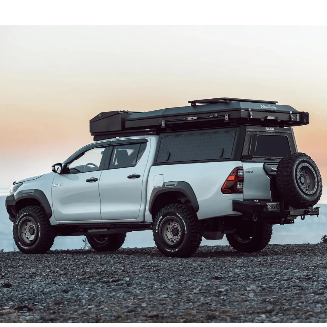 Hardtop Alu-Cab Explorer 3 Toyota Hilux 2005 à 2015 - Noir sur Xperts4x4 Accessoires 4x4 Off-Road