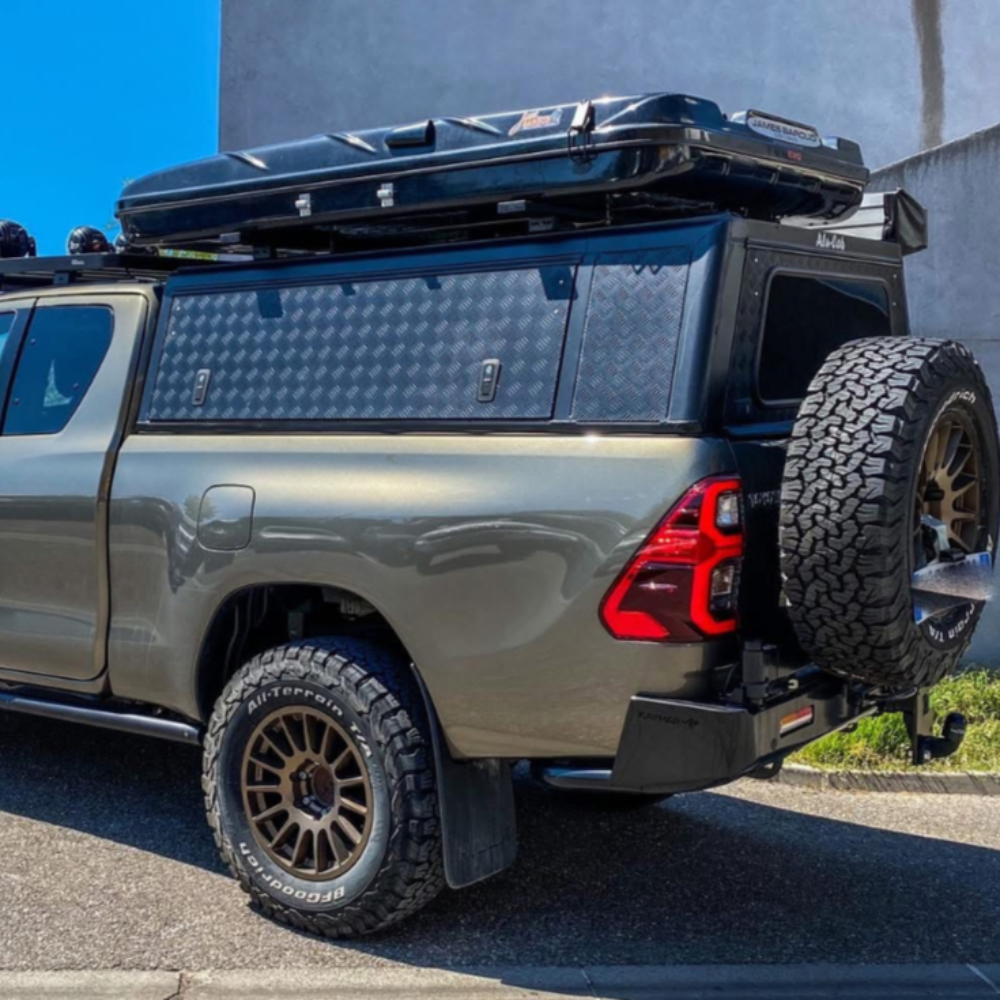 Hardtop Alu-Cab Explorer 3 Toyota Hilux 2005 à 2015 - Noir sur Xperts4x4 Accessoires 4x4 Off-Road
