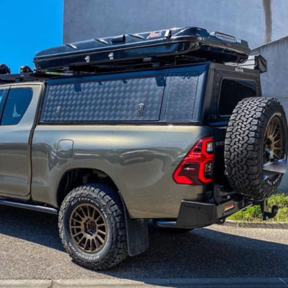 Hardtop Alu-Cab Explorer 3 Toyota Hilux 2005 à 2015 - Noir sur Xperts4x4 Accessoires 4x4 Off-Road