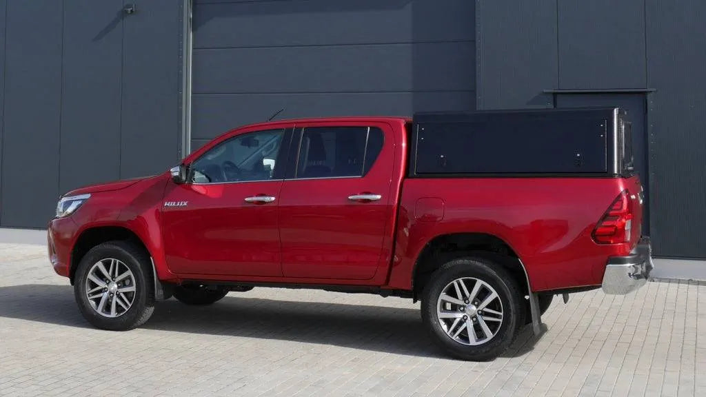 Hardtop Alu-Cab Explorer 3 Toyota Hilux 2016 à Présent sur Xperts4x4 Accessoires 4x4 Off-Road