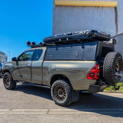 Hardtop Alu-Cab Explorer 3 Toyota Hilux 2016 à Présent sur Xperts4x4 Accessoires 4x4 Off-Road