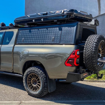 Hardtop Alu-Cab Explorer 3 Toyota Hilux 2016 à Présent sur Xperts4x4 Accessoires 4x4 Off-Road