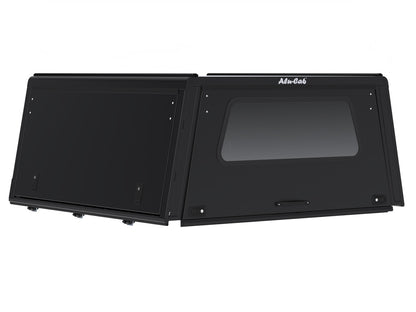 Hardtop Alu-Cab Explorer 3 pour Toyota Land Cruiser 79 1999+, en aluminium, monté sur le véhicule tout-terrain.