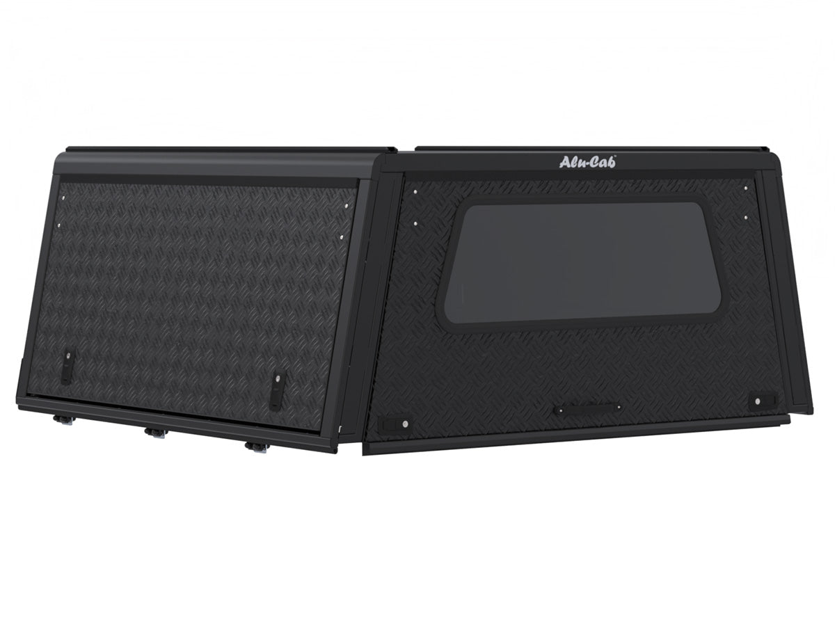Hardtop Alu-Cab Explorer 3 pour Toyota Land Cruiser 79 1999+, robuste panneau en aluminium adapté au véhicule tout-terrain.