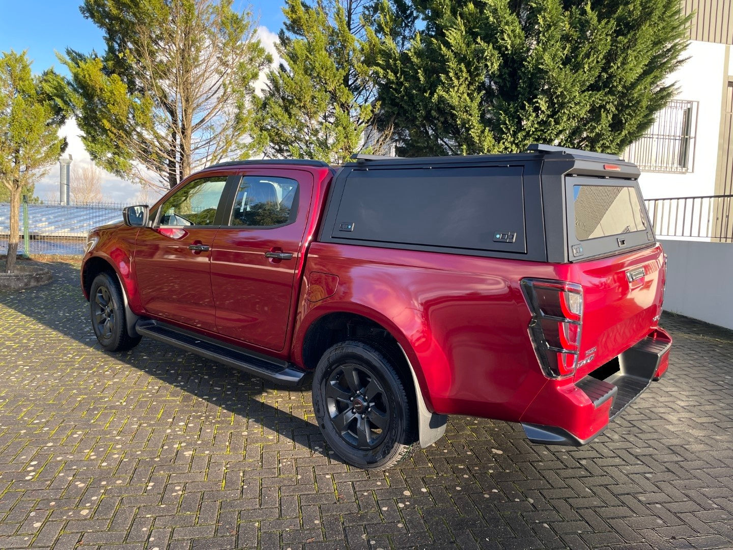 Hardtop Aluminium Line4x4 Double Cab | Vitré et Renforcé sur Xperts4x4 Accessoires 4x4 Off-Road