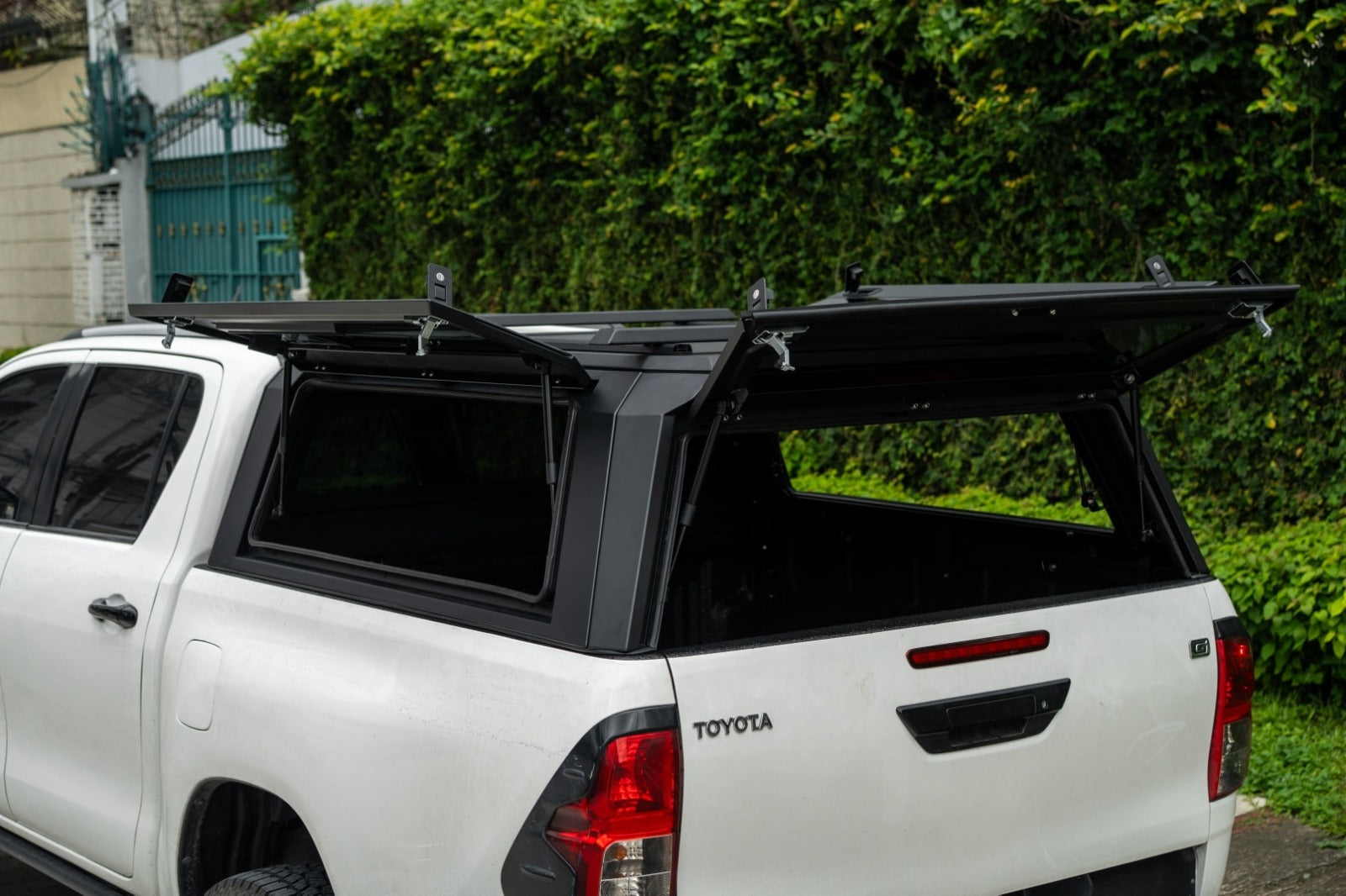 Hardtop Aluminium Line4x4 Double Cab | Vitré et Renforcé sur Xperts4x4 Accessoires 4x4 Off-Road