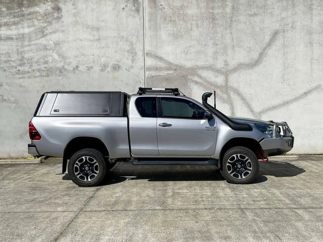 Hardtop Toyota Hilux Extra Cab REVO 2016 a Present | RSI EVOc Commercial sur Xperts4x4 Accessoires 4x4 Off-Road