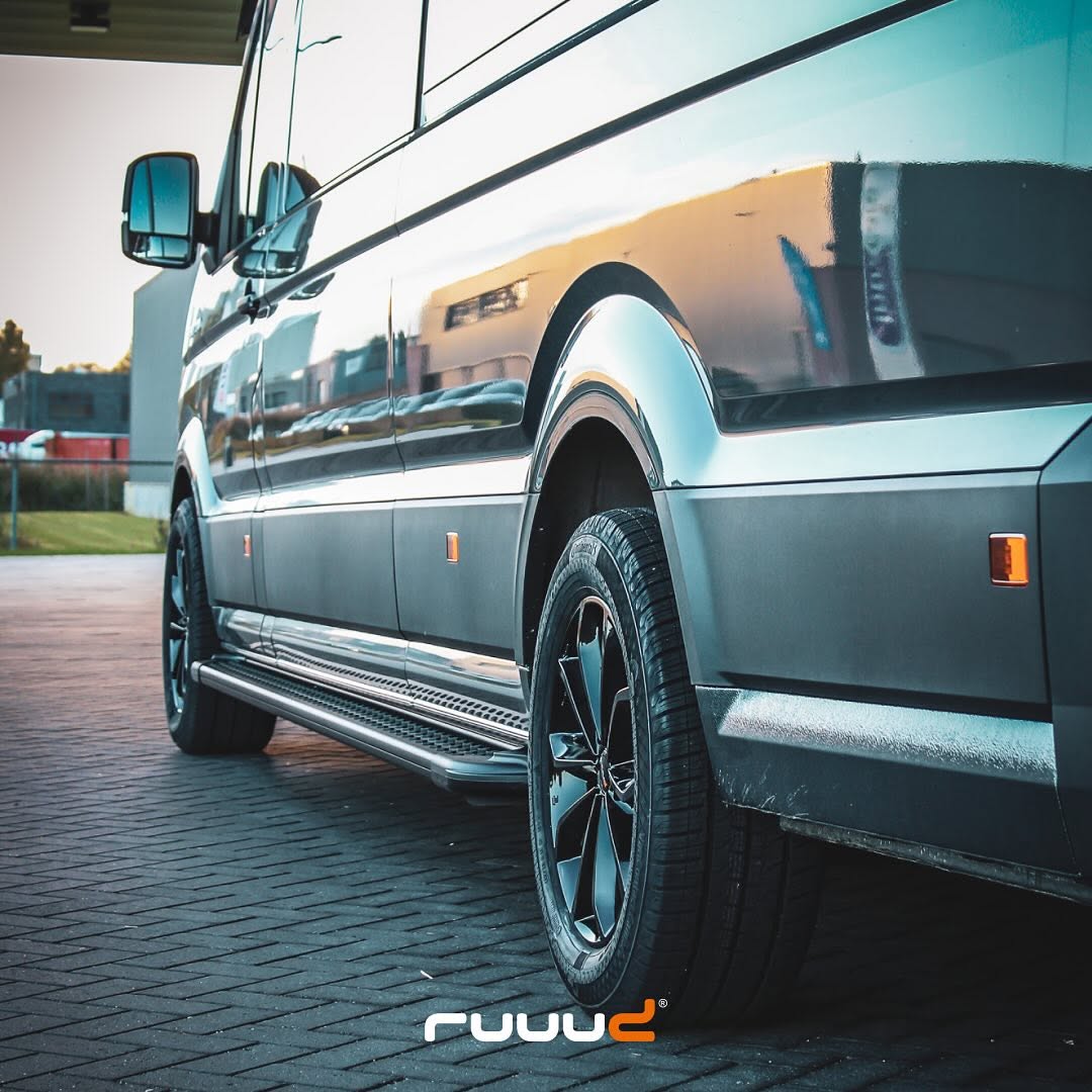 Jante Aluminium RUUUD 8x18 5x120 ET50 Gloss Black - Craftstar (Xenon) sur Xperts4x4 Accessoires 4x4 Off-Road